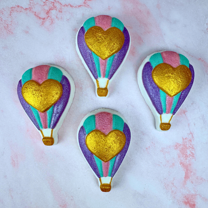 Bombe de bain montgolfière avec coeur. Cadeau Saint-Valentin artisanal fabriqué au Québec. 