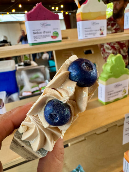Zoom sur les bleuets fabriqués à la main par Effet Lotus