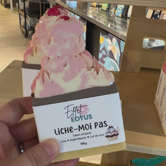 Savon gourmand à fragrance de crème glacée napolitaine. 