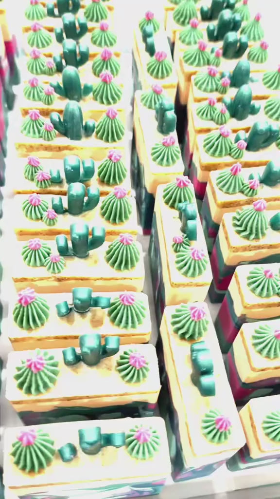 Savon artisanal fleur de cactus à fragrance fraîche par Effet Lotus.