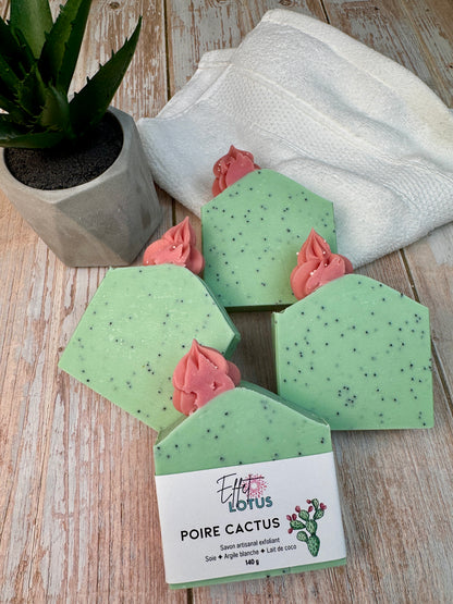 Savon naturel à l'image d'un cactus en fleur avec une figue de barbarie.