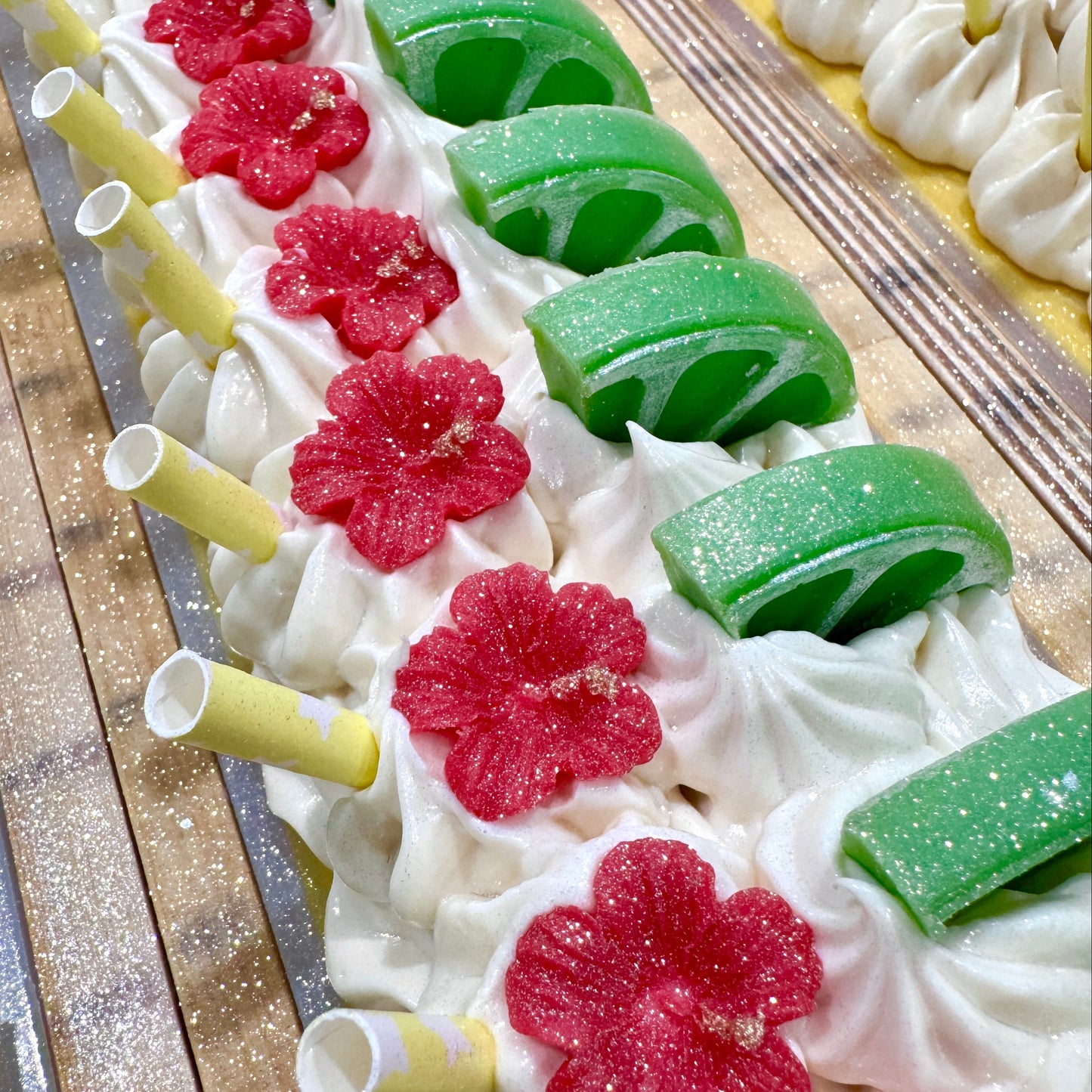 Savon artisanal aux arômes de slushie tropicale aux agrumes, fait à la main au Québec.